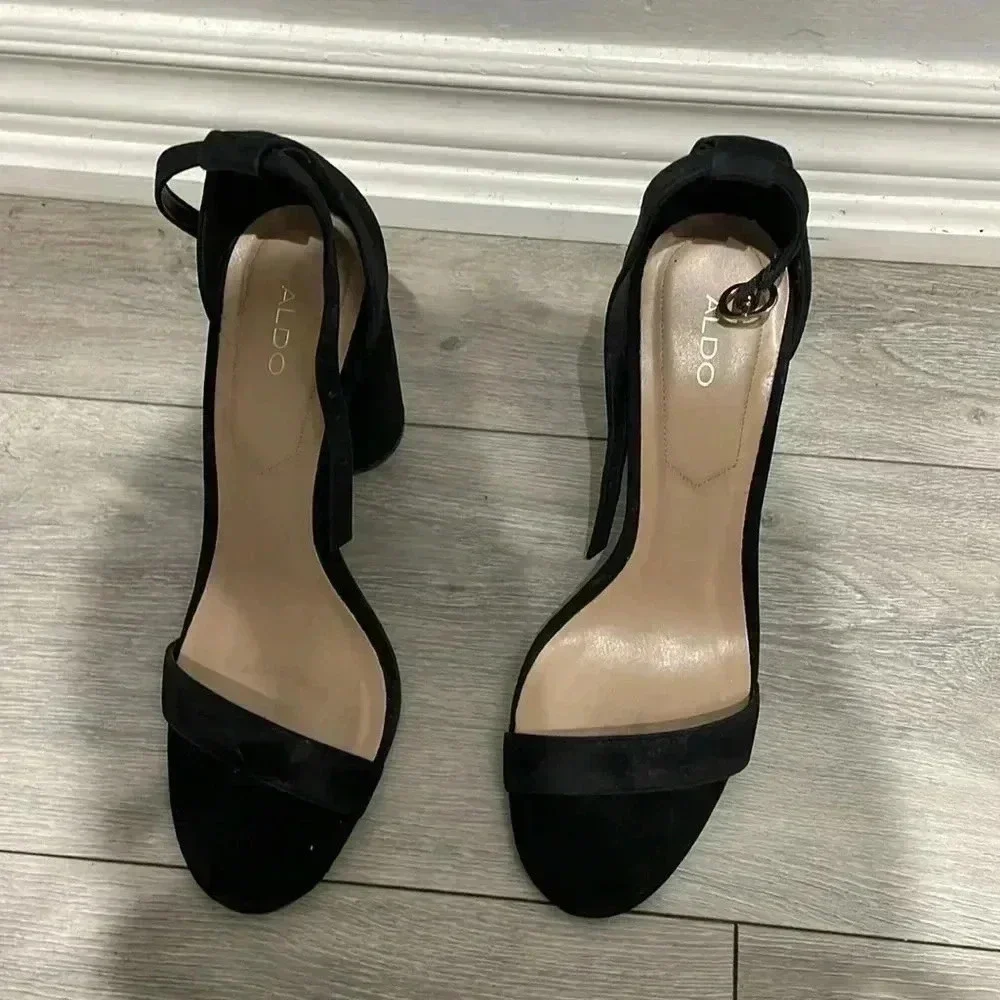 Also Black Sandal block Heel​​​​​​​​​